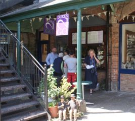 6 Pannier Market
